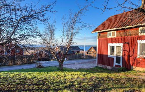 Cozy Home In Rttvik With Kitchen